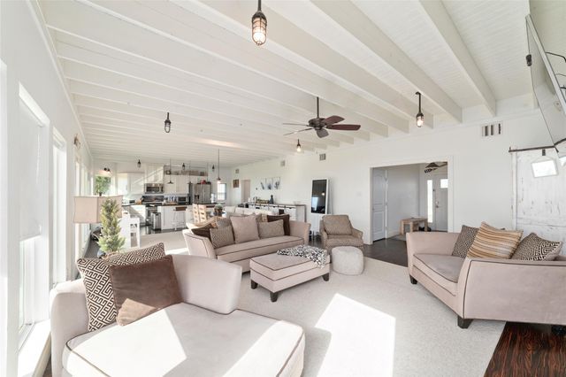 4001 29th Street N, Texas City, TX 77590