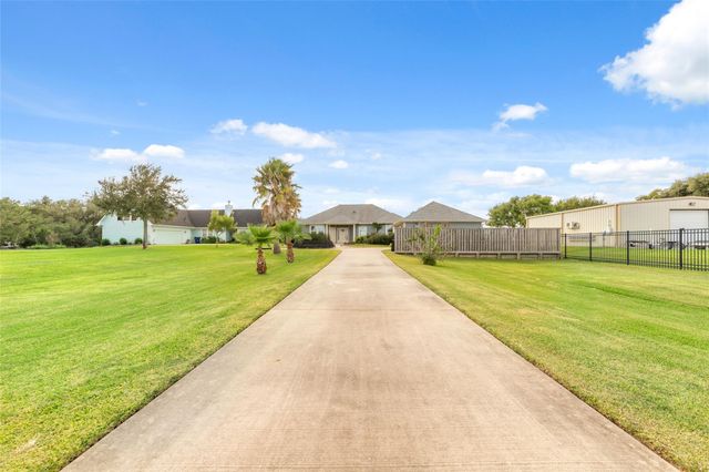 4001 29th Street N, Texas City, TX 77590
