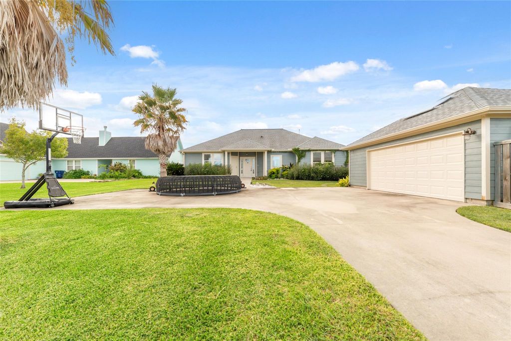 4001 29th Street N, Texas City, TX 77590