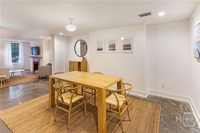 1 E Gordon Street 1, Savannah, GA 31401