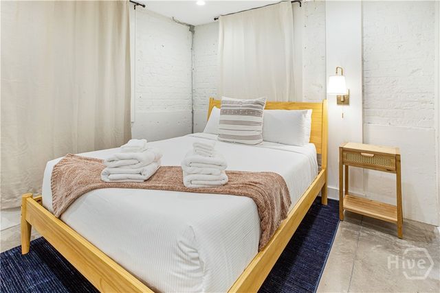 1 E Gordon Street 1, Savannah, GA 31401