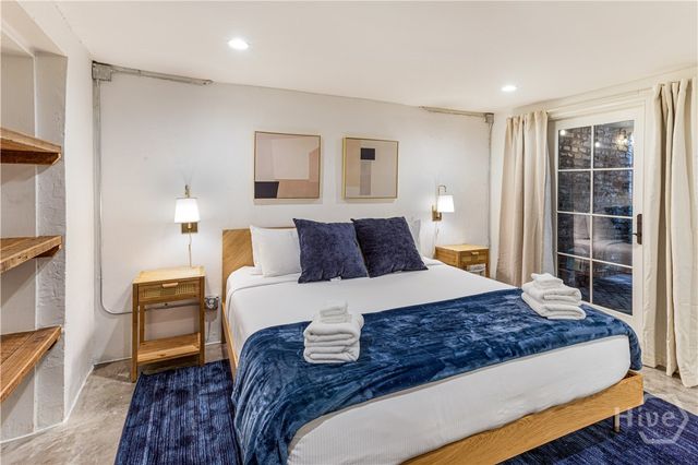 1 E Gordon Street 1, Savannah, GA 31401