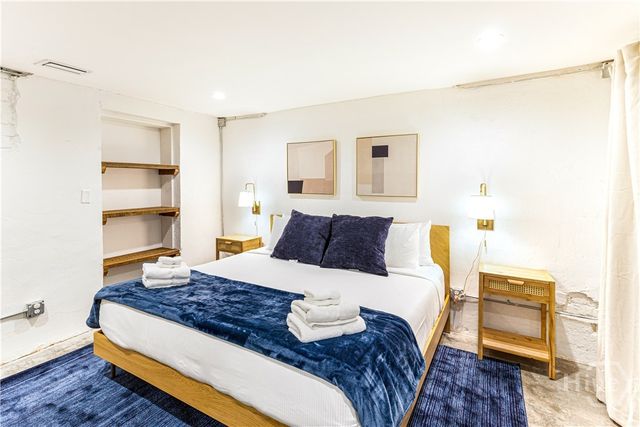 1 E Gordon Street 1, Savannah, GA 31401