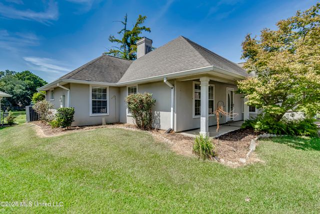 205 N Shadow Lake Drive, Clinton, MS 39056