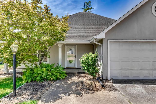 205 N Shadow Lake Drive, Clinton, MS 39056
