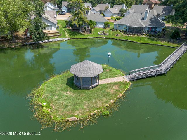 205 N Shadow Lake Drive, Clinton, MS 39056