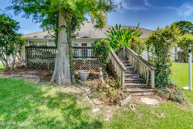 205 N Shadow Lake Drive, Clinton, MS 39056