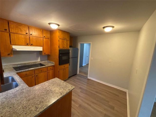 3673 Glen Falls Dr, Decatur, GA 30032