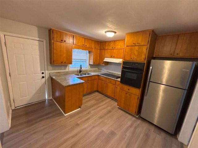 3673 Glen Falls Dr, Decatur, GA 30032