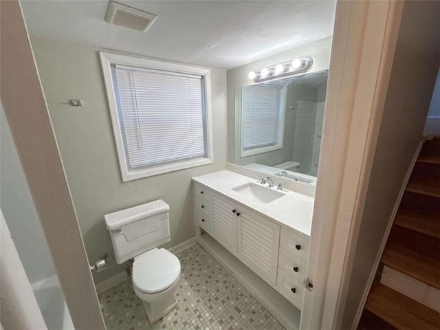 3673 Glen Falls Dr, Decatur, GA 30032