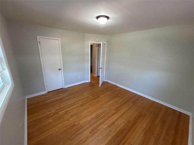 3673 Glen Falls Dr, Decatur, GA 30032