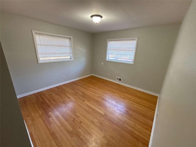 3673 Glen Falls Dr, Decatur, GA 30032