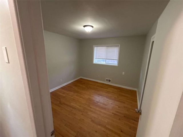 3673 Glen Falls Dr, Decatur, GA 30032