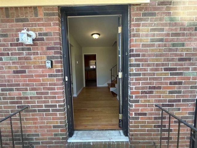 3673 Glen Falls Dr, Decatur, GA 30032