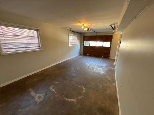 3673 Glen Falls Dr, Decatur, GA 30032