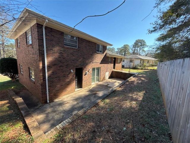 3673 Glen Falls Dr, Decatur, GA 30032