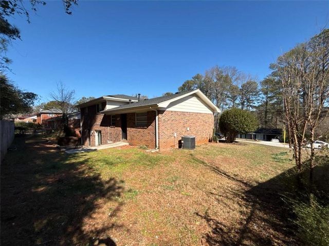 3673 Glen Falls Dr, Decatur, GA 30032