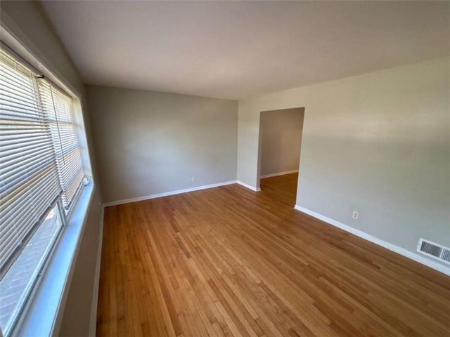 3673 Glen Falls Dr, Decatur, GA 30032