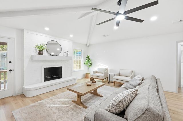 4124 Twilight Drive S, Benbrook, TX 76116