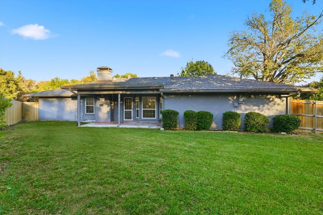 4124 Twilight Drive S, Benbrook, TX 76116