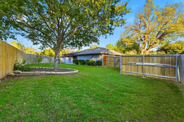 4124 Twilight Drive S, Benbrook, TX 76116