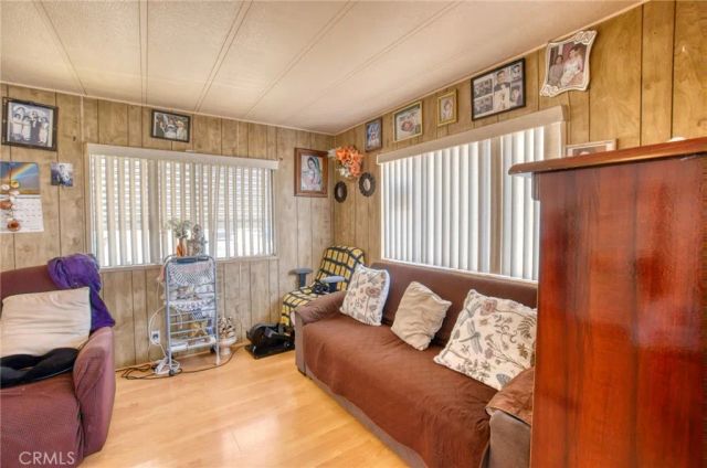 16949 S Western 51, Gardena, CA 90247