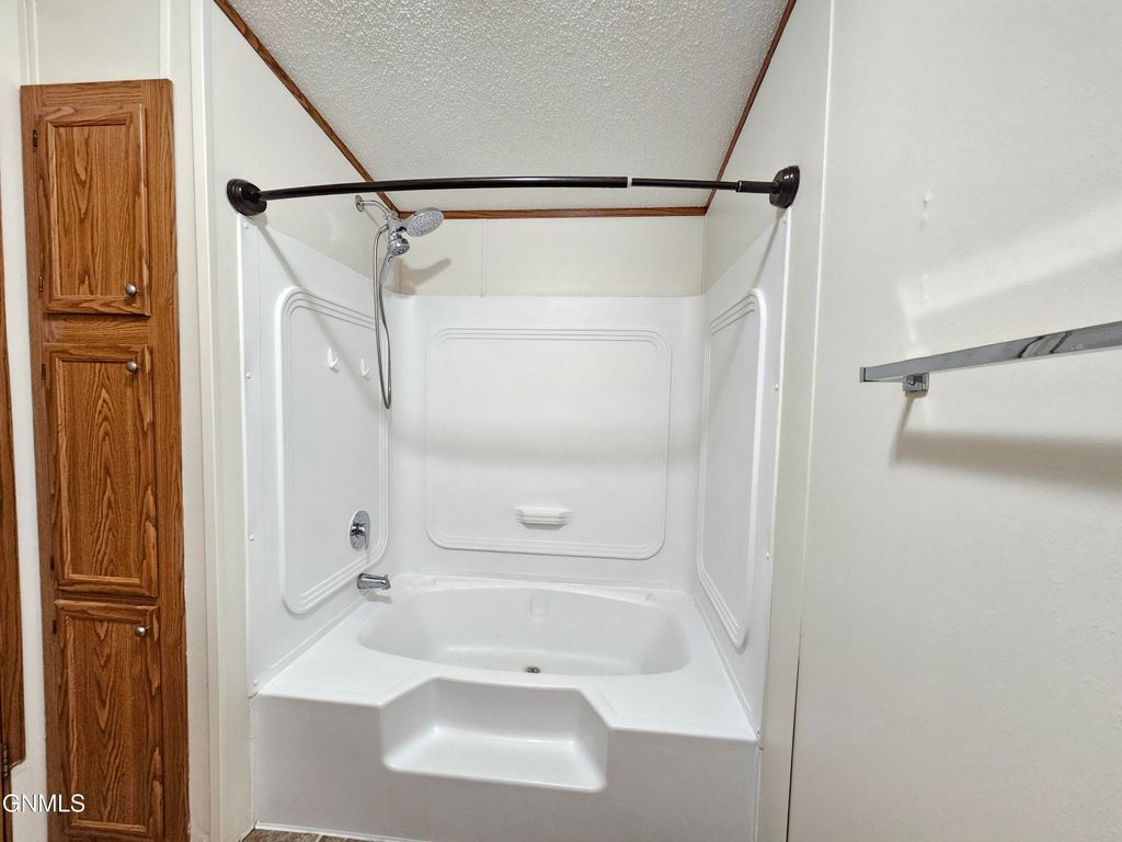 1016 Linda Lane, Williston, ND 58801 photo 11