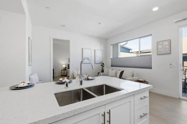 6042 Colt Place 303, Carlsbad, CA 92009