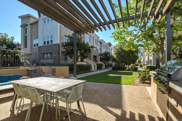 6042 Colt Place 303, Carlsbad, CA 92009