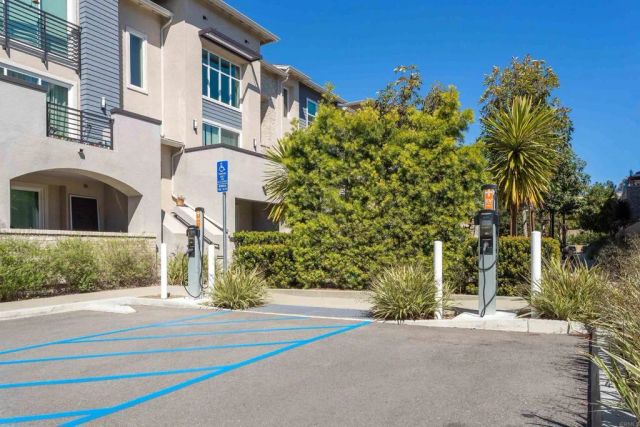 6042 Colt Place 303, Carlsbad, CA 92009