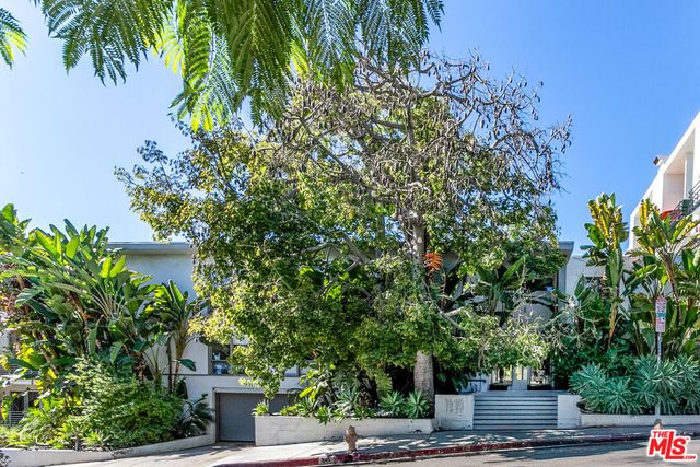 1145 Larrabee Street 6, West Hollywood, CA 90069
