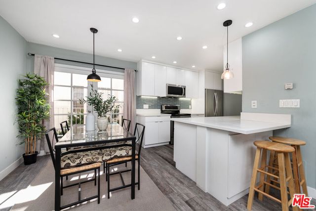 1145 Larrabee Street 6, West Hollywood, CA 90069