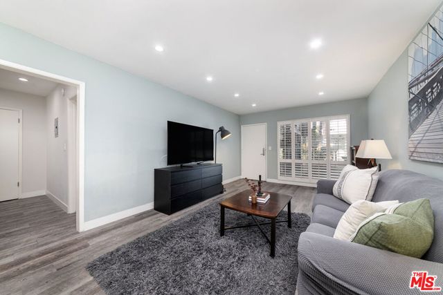 1145 Larrabee Street 6, West Hollywood, CA 90069