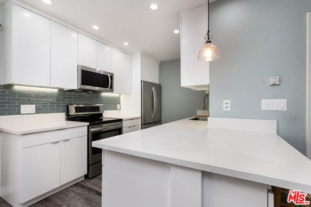 1145 Larrabee Street 6, West Hollywood, CA 90069