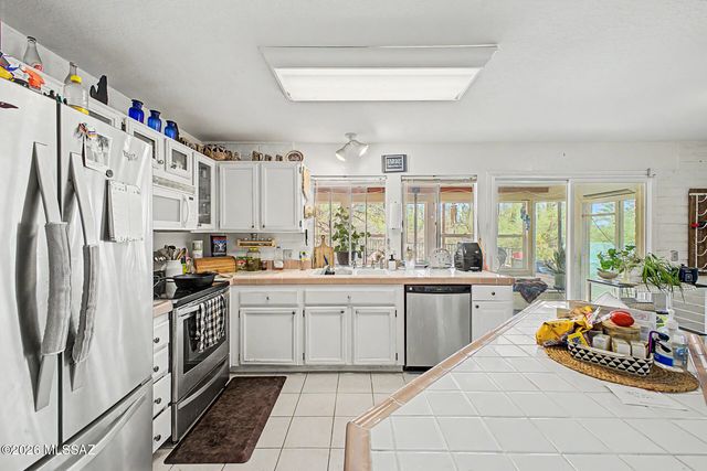 3897 E Diablo Canyon Place, Tucson, AZ 85718