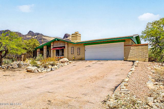 3897 E Diablo Canyon Place, Tucson, AZ 85718