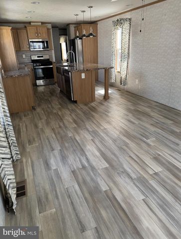 24 OLIVERS PARK DR, Annville, PA 17003