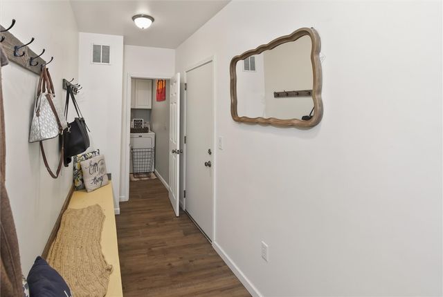 64 Clifton Street, Manchester, NY 14504