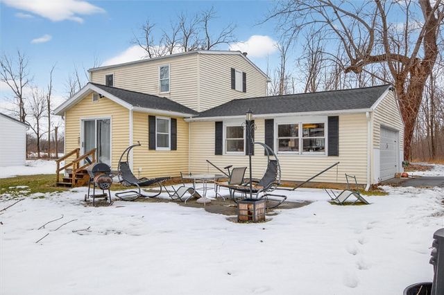 64 Clifton Street, Manchester, NY 14504