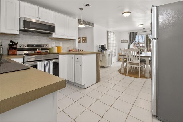 64 Clifton Street, Manchester, NY 14504