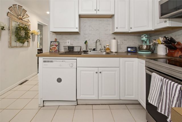 64 Clifton Street, Manchester, NY 14504