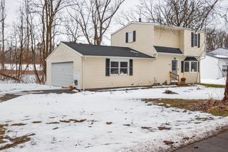 64 Clifton Street, Manchester, NY 14504