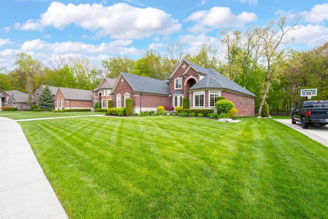 34389 Dante Drive, Chesterfield Twp, MI 48047