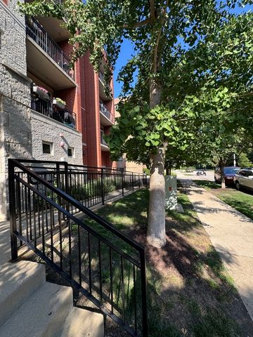 1670 Mill Street 303, Des Plaines, IL 60016