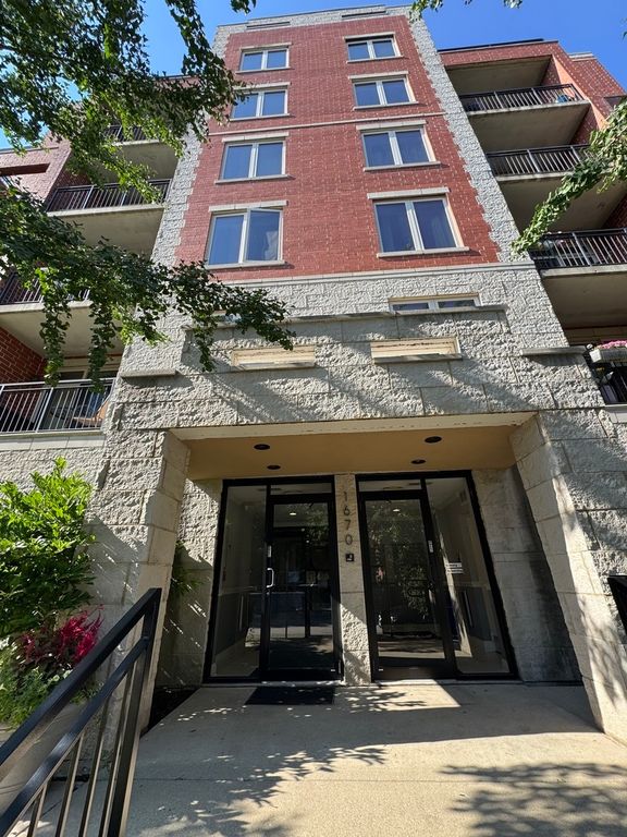 1670 Mill Street 303, Des Plaines, IL 60016