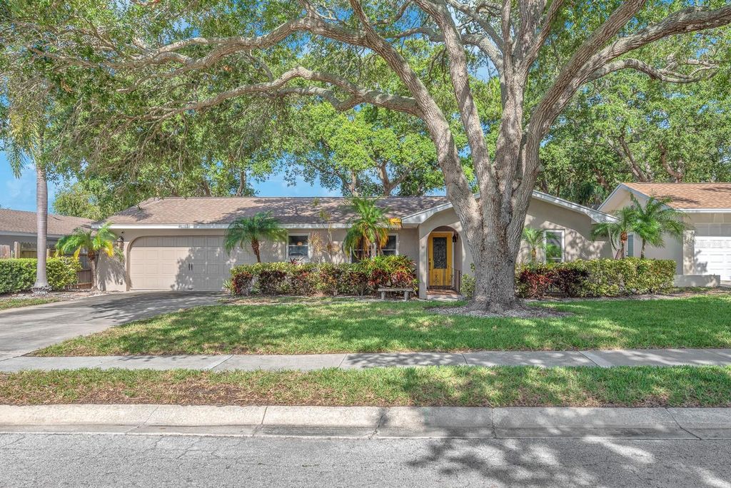 11081 143RD STREET, Largo, FL 33774