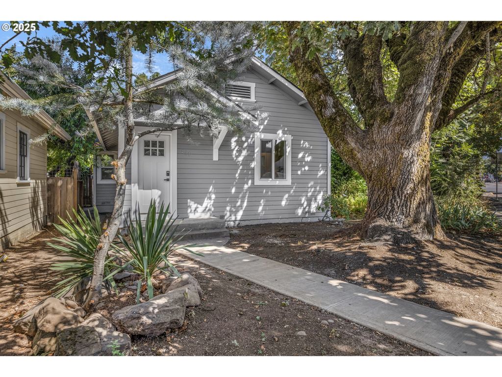 461 BLAIR Blvd, Eugene, OR 97402