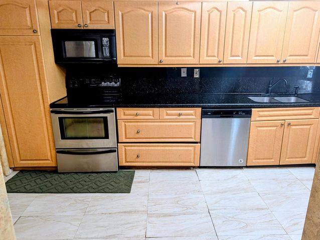 6651 Racquet Club Drive, Lauderhill, FL 33319