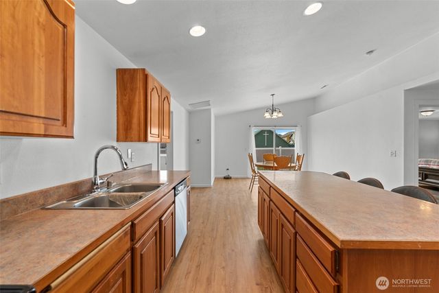 715 NE Hilltop Avenue, Quincy, WA 98848