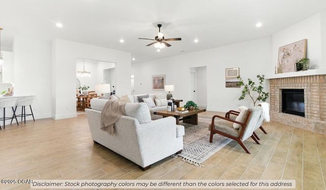 910 Silver Oaks, Carl Junction, MO 64834